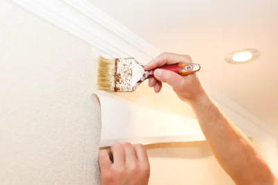 Pose de papier peint à Commenailles — revêtements muraux et toiles de verre